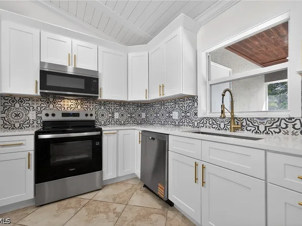 1213 SW 10th Pl, Cape Coral, FL 33991