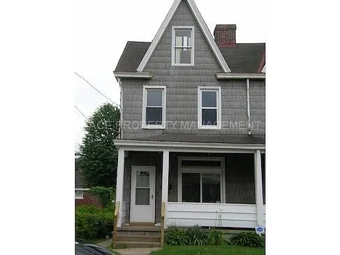 1011-1013 Sutherland St photo 1