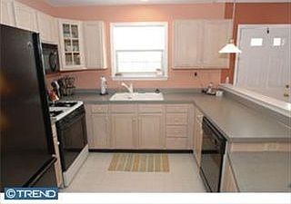 3rd image of 4446 Somerset Ln