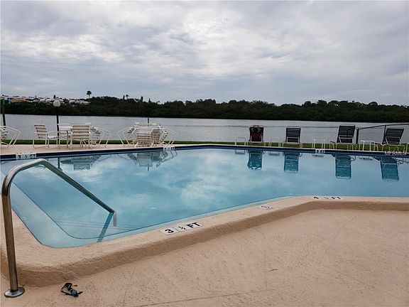 4th image of 1 Windrush Blvd APT 30