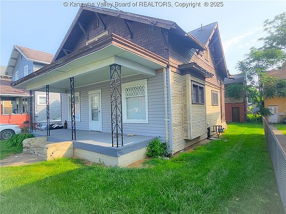 2nd image of 1006 1st Ave