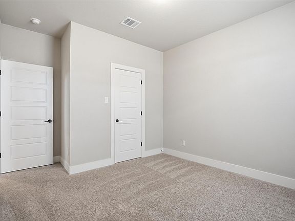 5th image of 504 Payne Ln