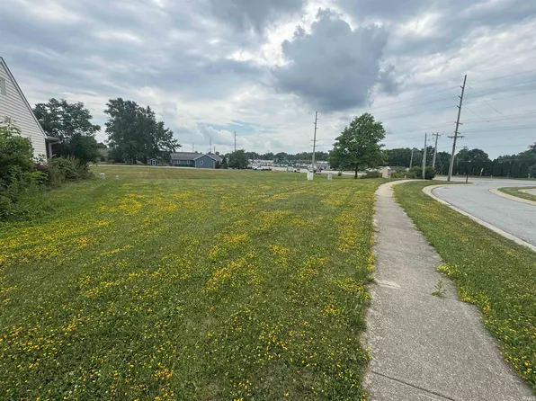 1607 Billy Dr, Fort Wayne, IN 46825