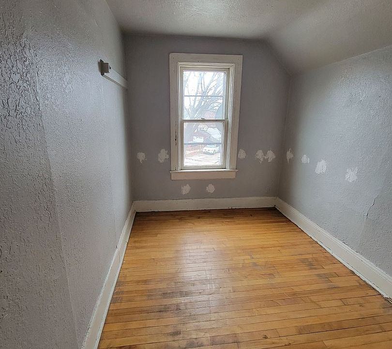 2nd image of 1542 S Pearl St #10937656