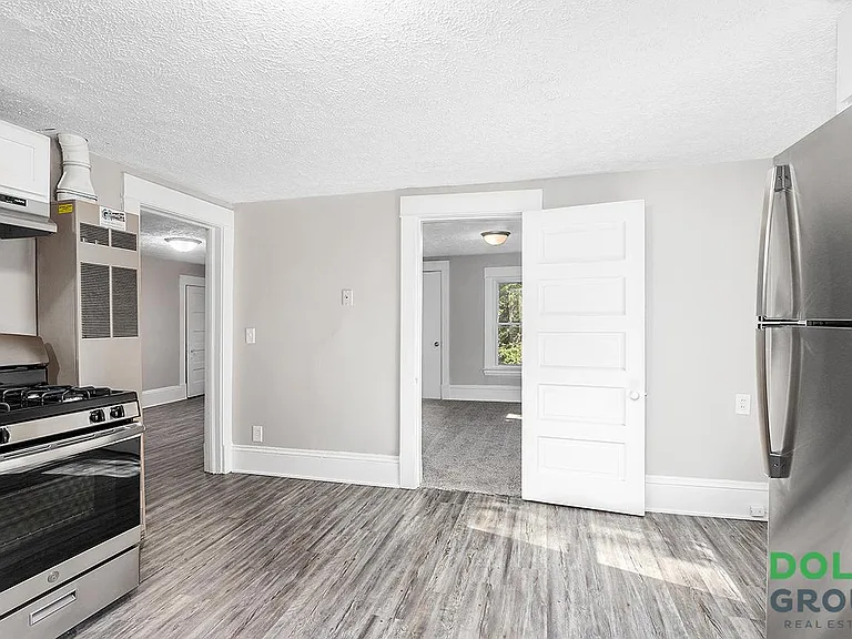 848 Crescent St NE #2F — Photo 8