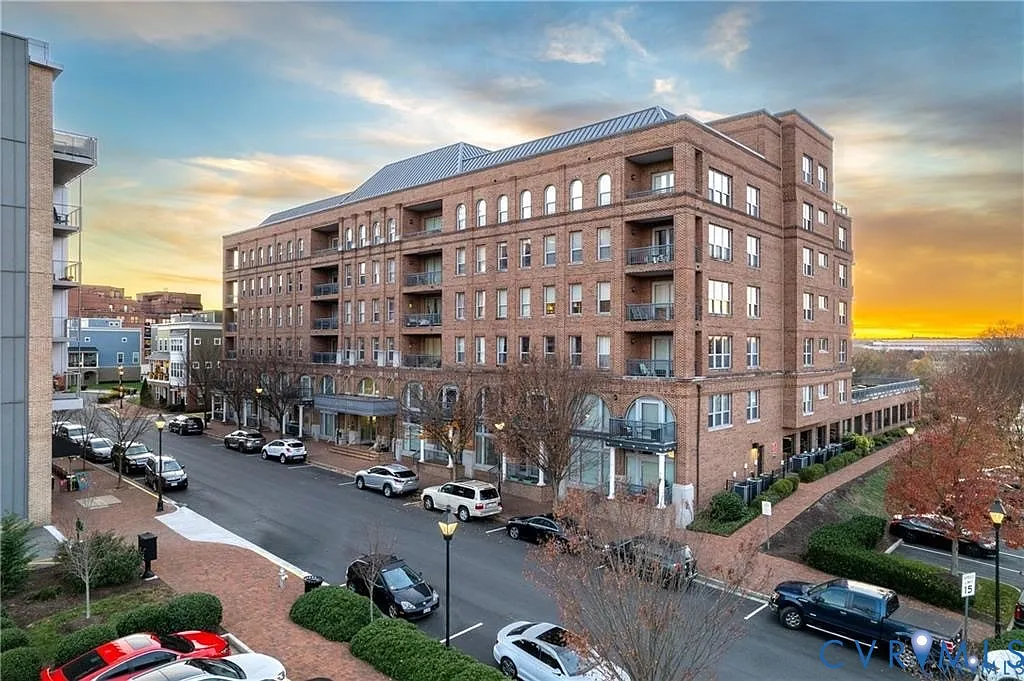2 bed, 2.0 bath, 1688 sqft, $2,900 — Photo 1