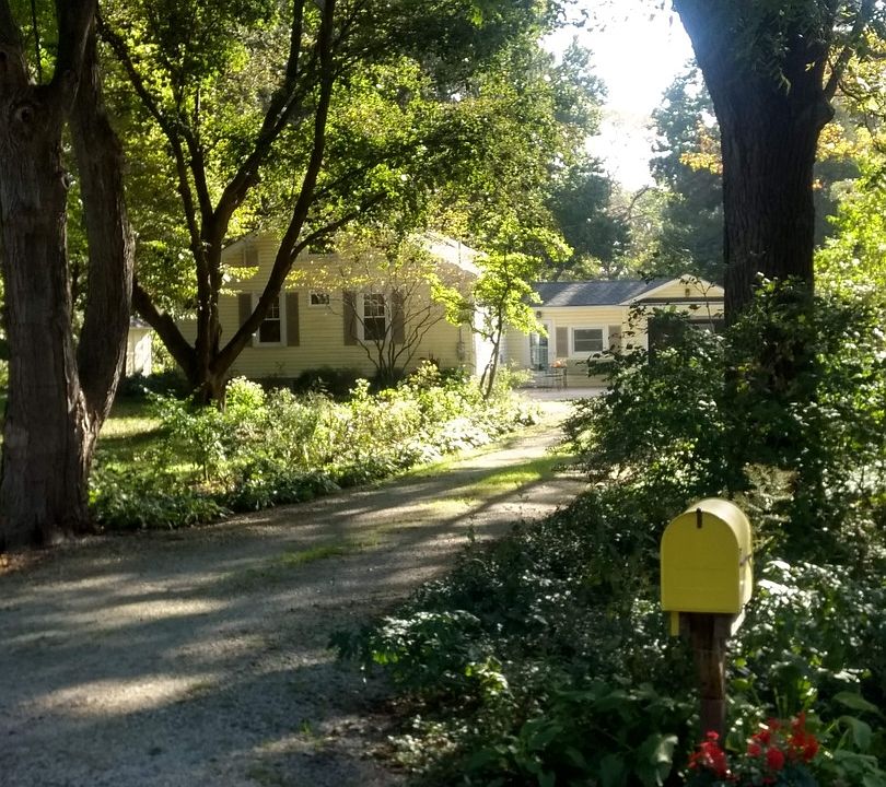 1st image of 1104 Woodland Ave