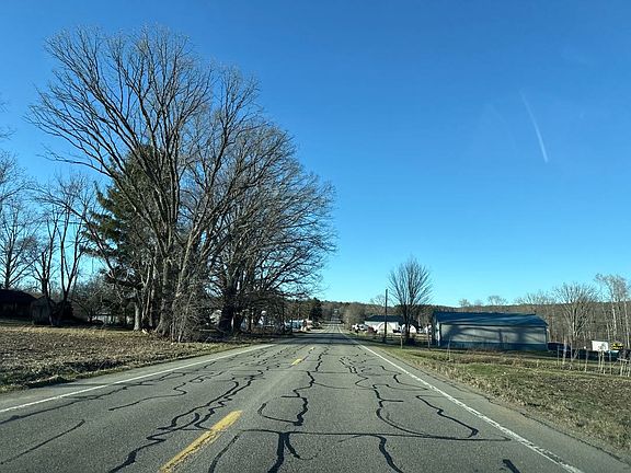 5th image of 8823 Perry Hwy