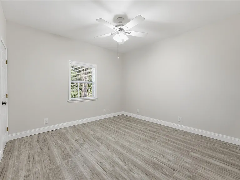 1025 Burchbury Trl — Photo 11
