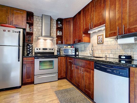 3rd image of 33 Charleston Ave