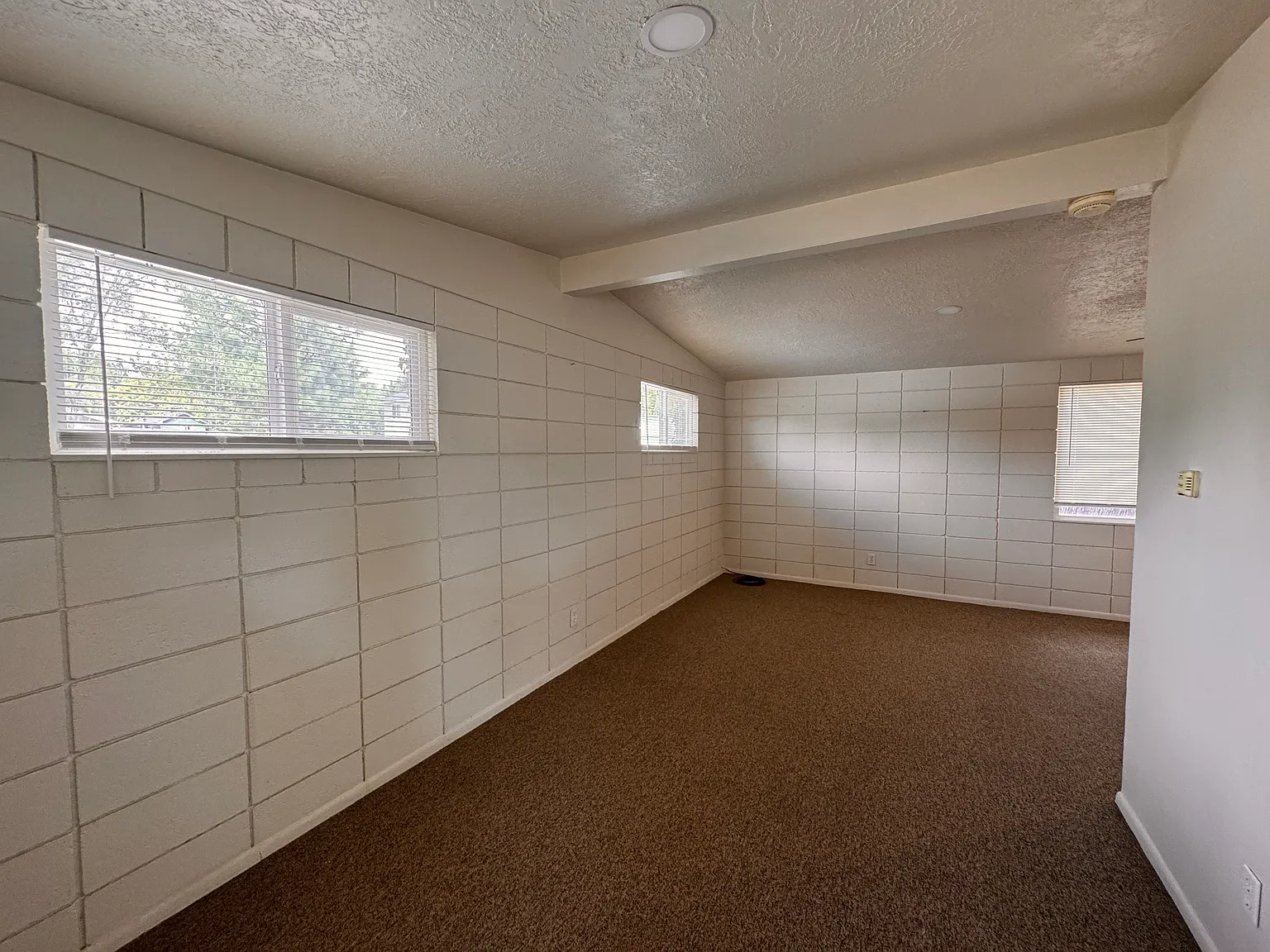 2 bed, 700 sqft, $1,400 — Photo 4