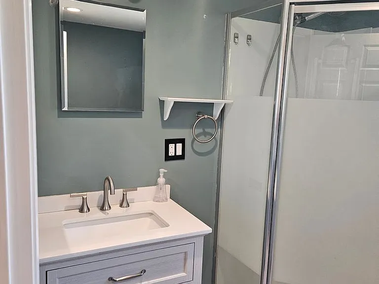 1201 W Jones Creek Rd — Photo 5