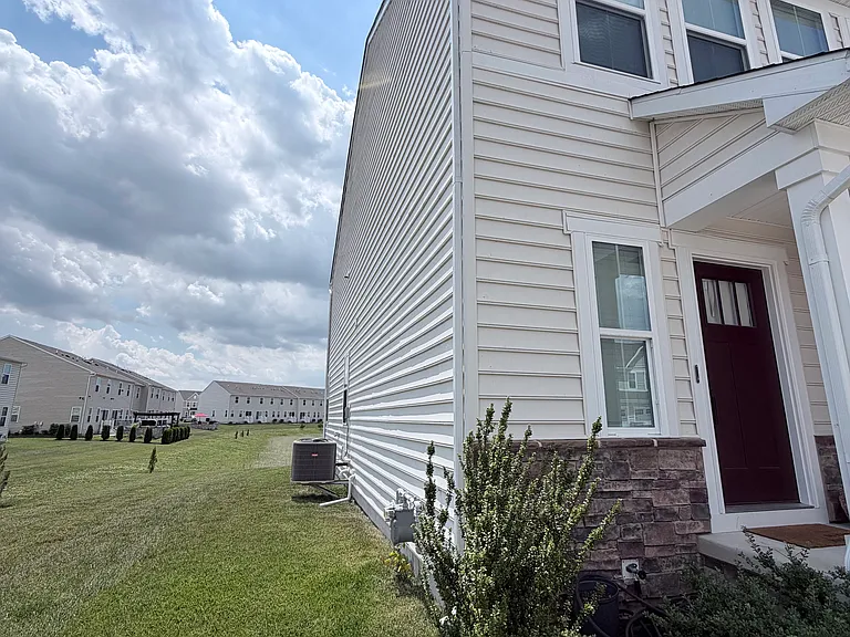 510 Swansea Dr — Photo 28