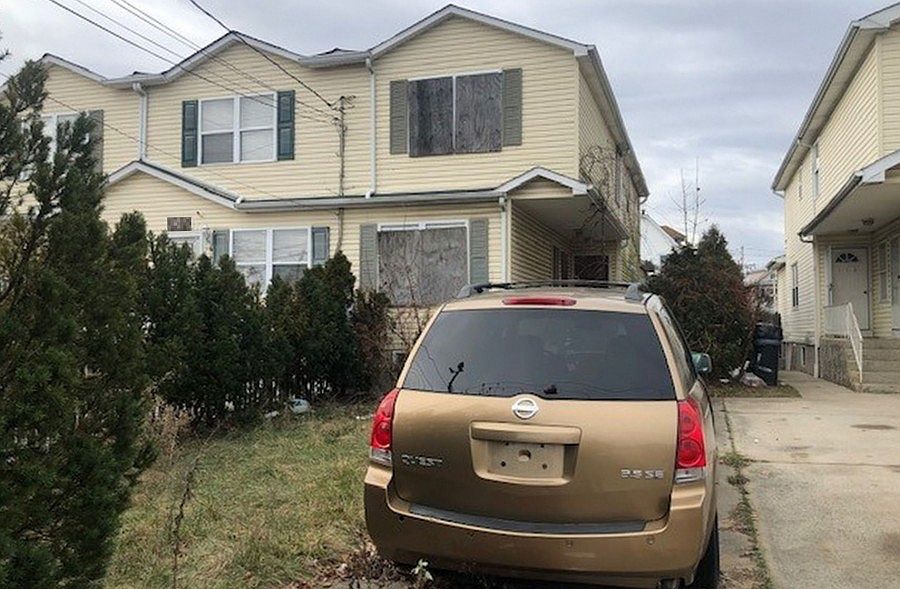 1st image of 156 Van Pelt Ave