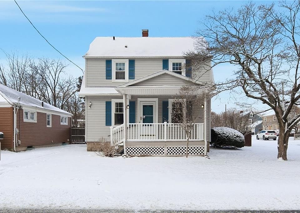 1st image of 124 Ferris Ave