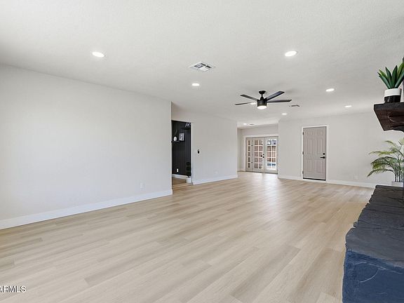 5th image of 2617 W LAWRENCE Road