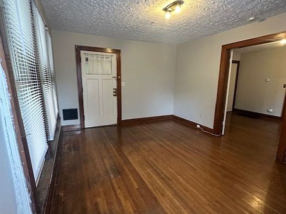2nd image of 1164 Northwest Blvd APT C