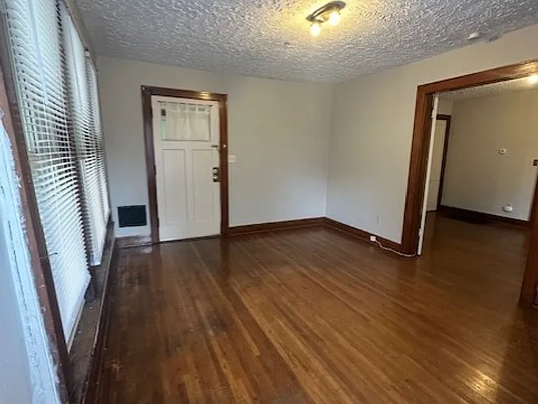 1164 Northwest Blvd #C — Photo 2