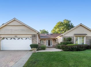 2861 E Woodbury Dr, Arlington Heights, IL 60004