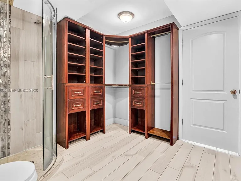 2851 N Oakland Forest Dr #111 — Photo 21