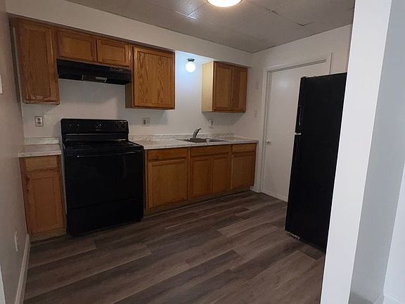 5th image of 1040 W Princess St APT 10