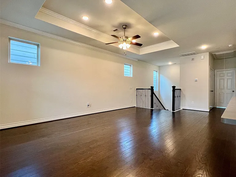 10916 Cannes Memorial Dr — Photo 5