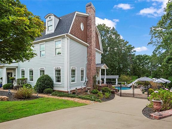 4th image of 285 Old Hornage Rd