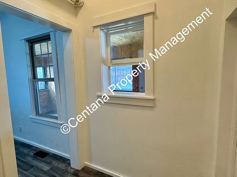 917 W Woolman St — Photo 27