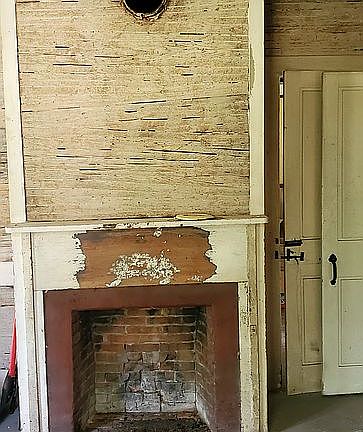 LR fireplace cond unknown