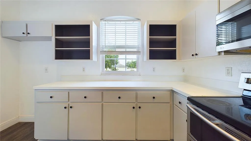 3 bed, 2.0 bath, 1473 sqft, $2,000 — Photo 4