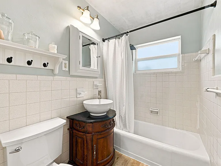 351 SW 13th St — Photo 19