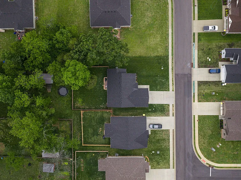 668 Pleasant Meadow Ln — Photo 8