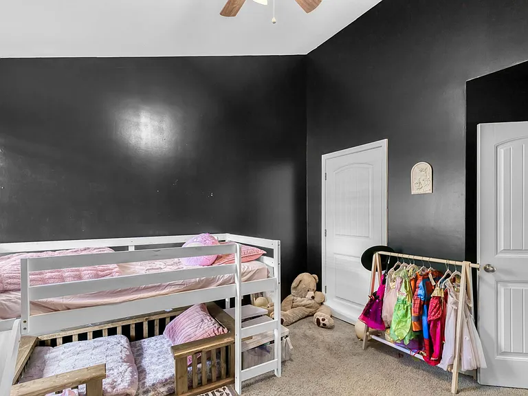 324 Frontier Cir — Photo 18