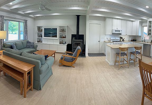 3rd image of 326 Fields Park Rd