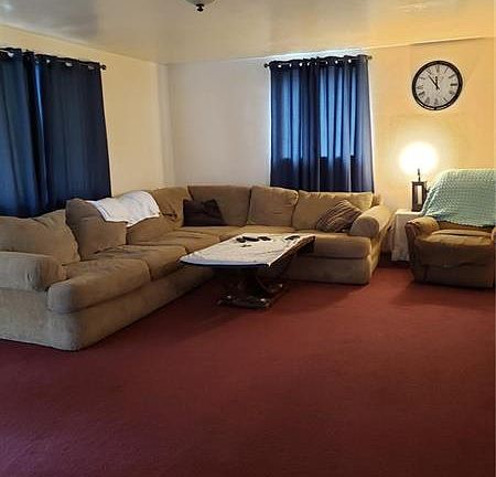 4th image of 981 Diane Dr