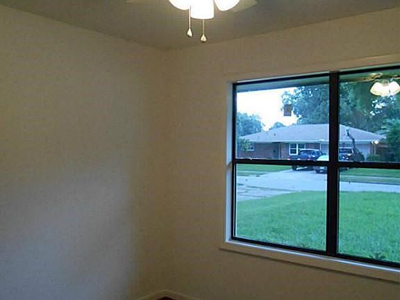 3rd image of 4614 Kingfisher Dr