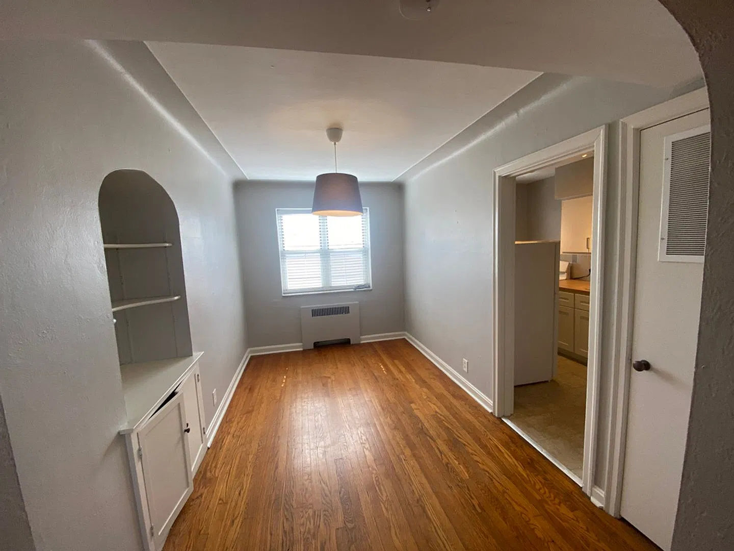 5816-28 Lindenwood Avenue — Photo 4