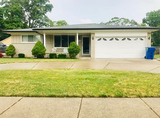 25550 Curie Ave, Warren, MI 48091