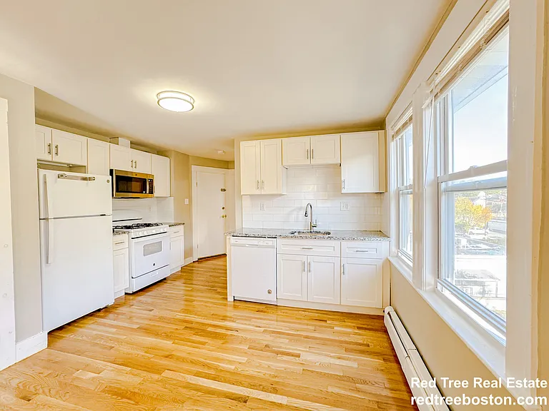 19 Town Hill St #2 — Photo 3
