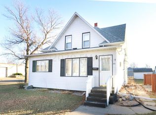 141 3rd St E, Halstad, MN 56548