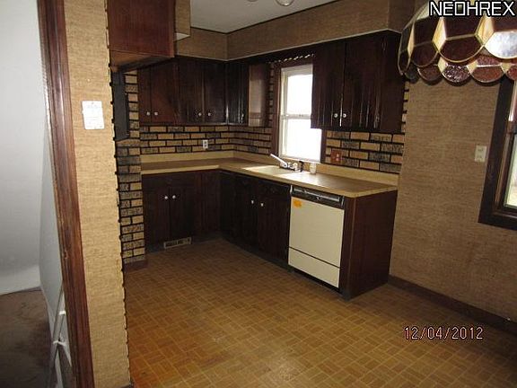 3rd image of 1988 Auten Dr