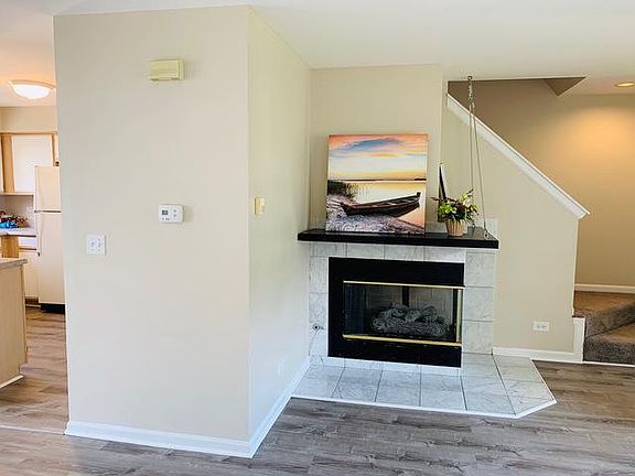 2nd image of 823 Essex Cir #823