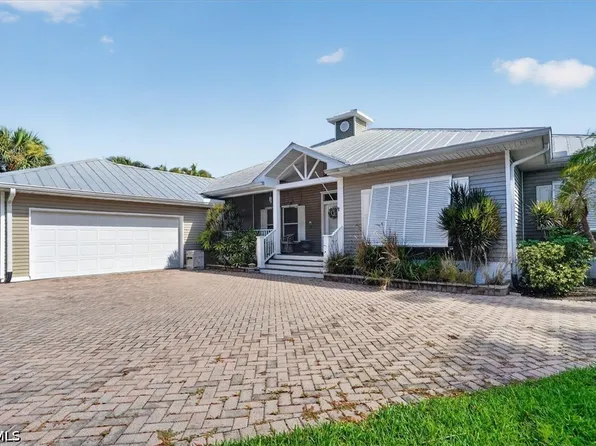 15627 Caloosa Creek Cir, Fort Myers, FL 33908