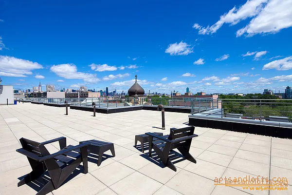 Sold by aptsandlofts.com | media 20