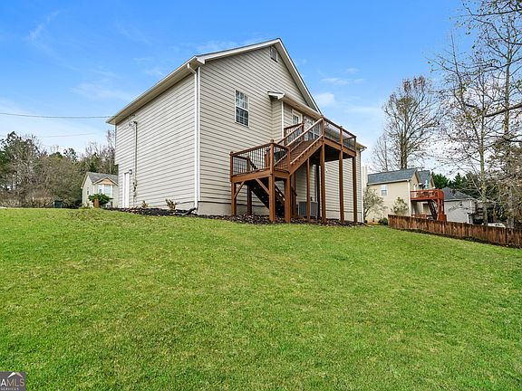 3rd image of 89 Summer Creek Pl