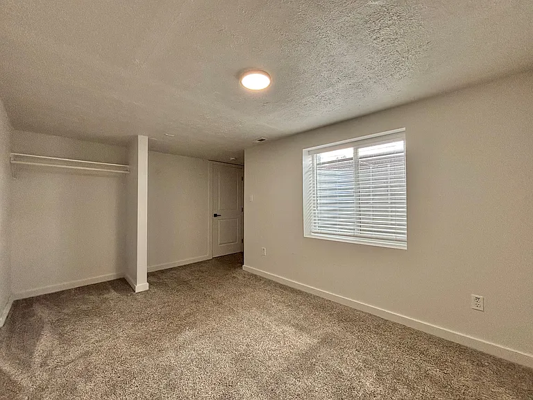 6020 N Elgin St — Photo 13