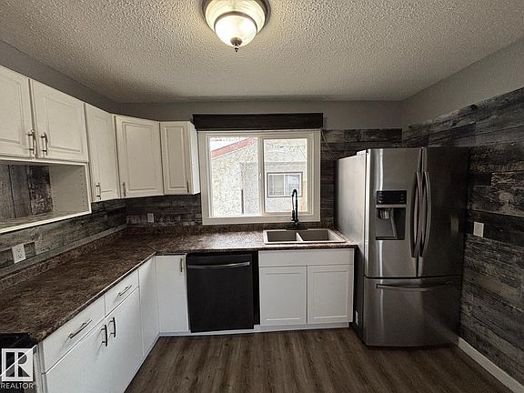 5th image of 4906 Mackenzie Ave