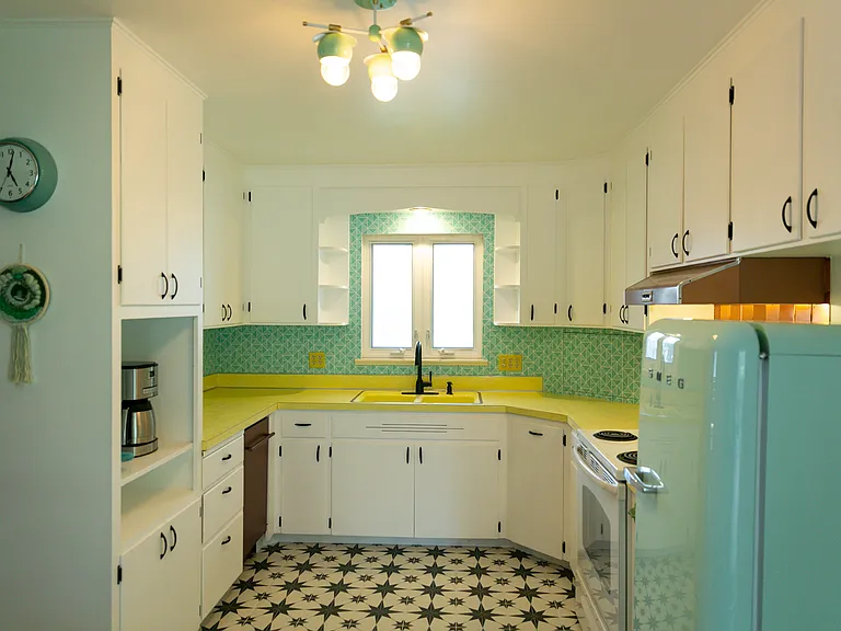 761 Cherokee Dr — Photo 20