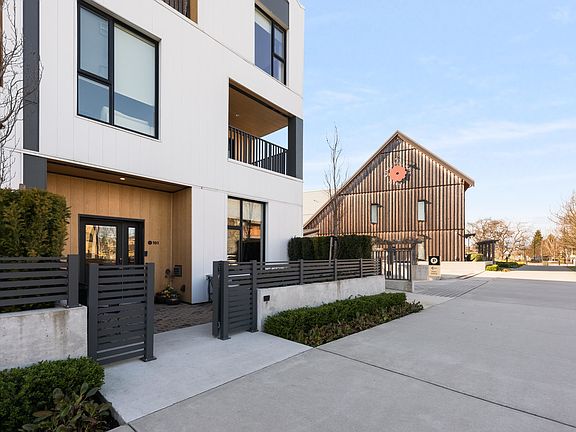 3rd image of 251 Boundary Bay Rd #101