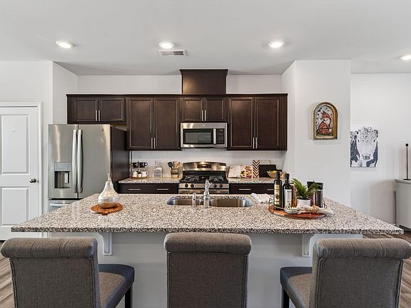 4th image of 609 Traditions Grande Blvd